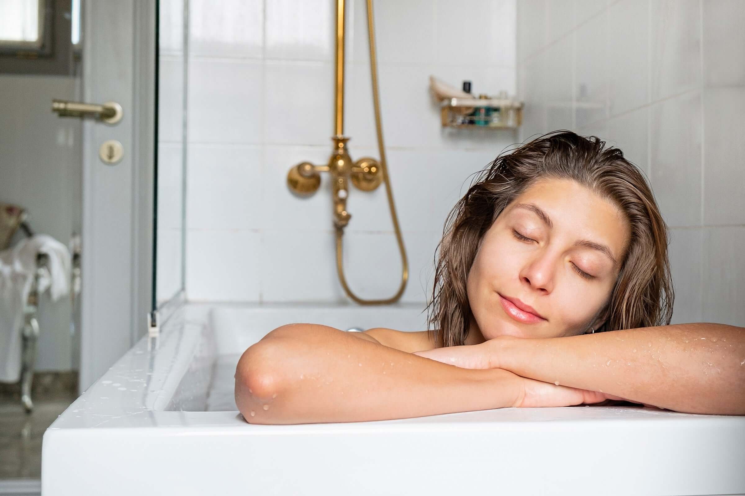 Sensitive Skin Soak: Your Go-To Bath Guide