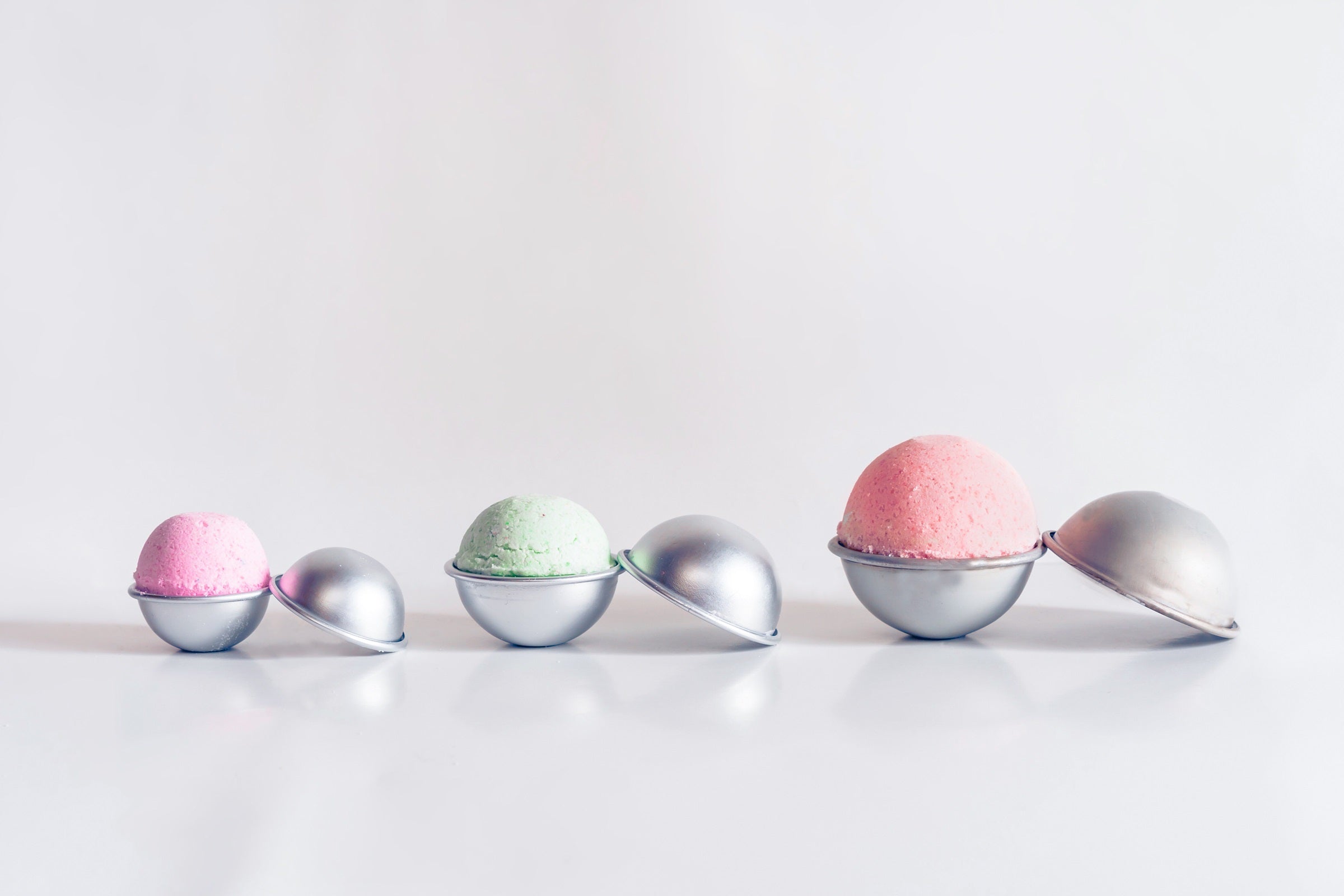 Tub Therapy | Sizing Up Your Soak: Choose The Best Bath Bomb Size