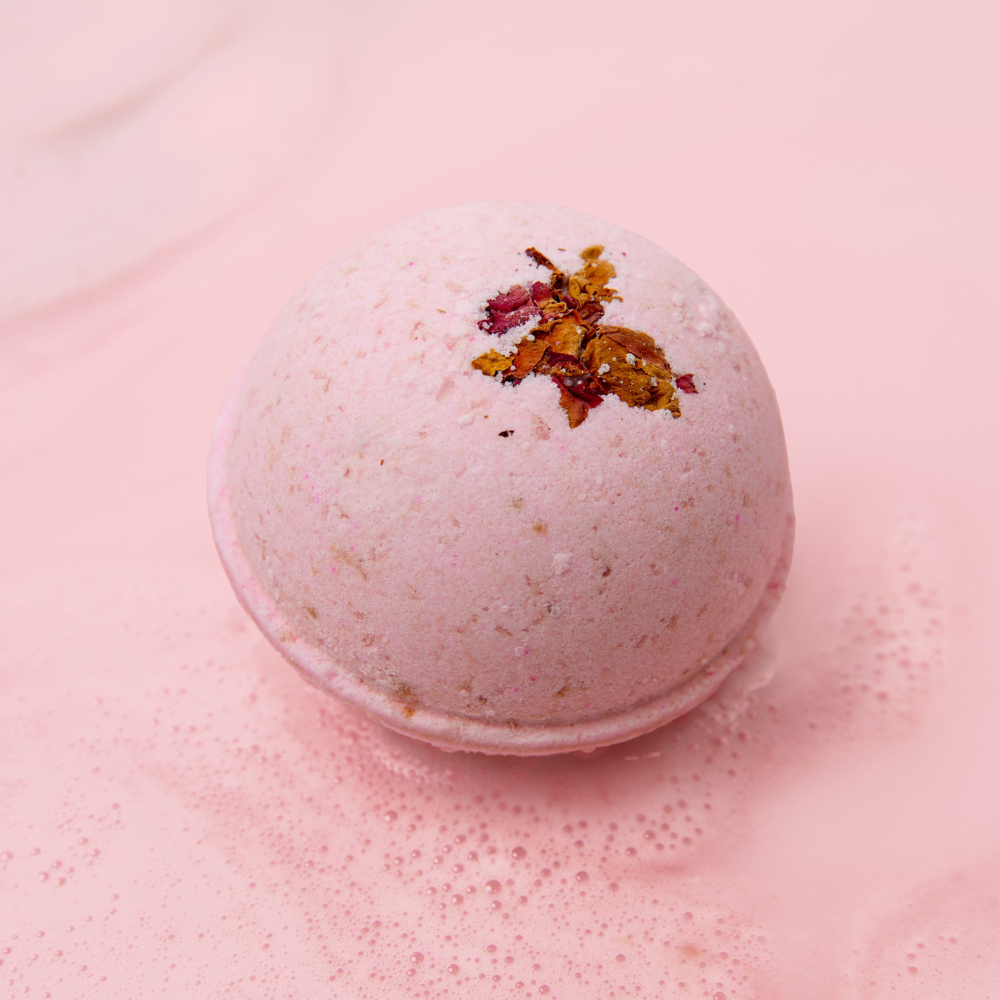 Soakshow CBD Bath Bomb in Vanilla Rose